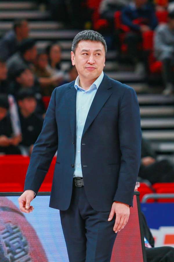 王世龙转战南京同曦 前浙江主帅开启执教新篇章